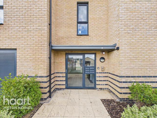 Flat for sale in Eagle Farm, Wavendon