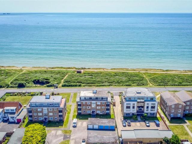 Flat for sale in Milford-on-Sea, Ashurst Bridge