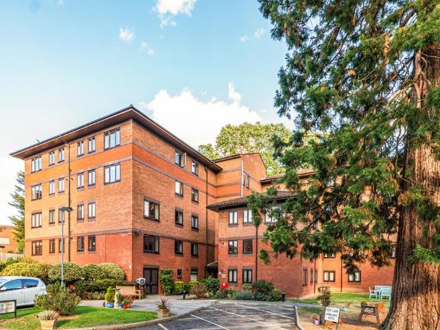 Flat for sale in London Borough of Harrow, Greater London