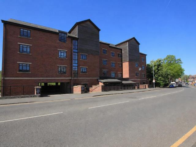 Flat for sale in Hough Green, Two Mills