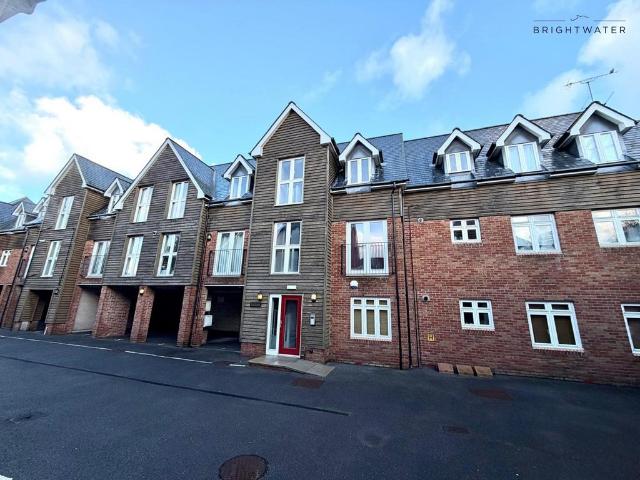 Flat for sale in Ringwood, Ashurst Bridge