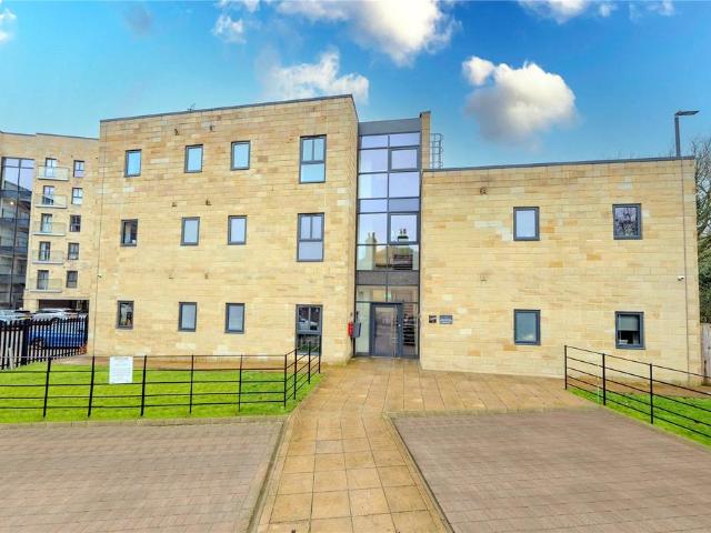 Flat for sale in Horsforth, West Yorkshire