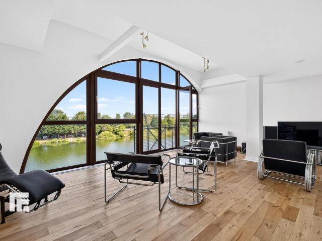 Flat for sale in Newtown, Falcon Lodge
