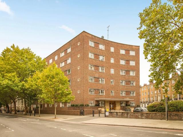 Flat for sale in City of Westminster, Greater London