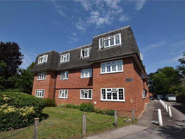 Flat for sale in Farnborough, Hampshire