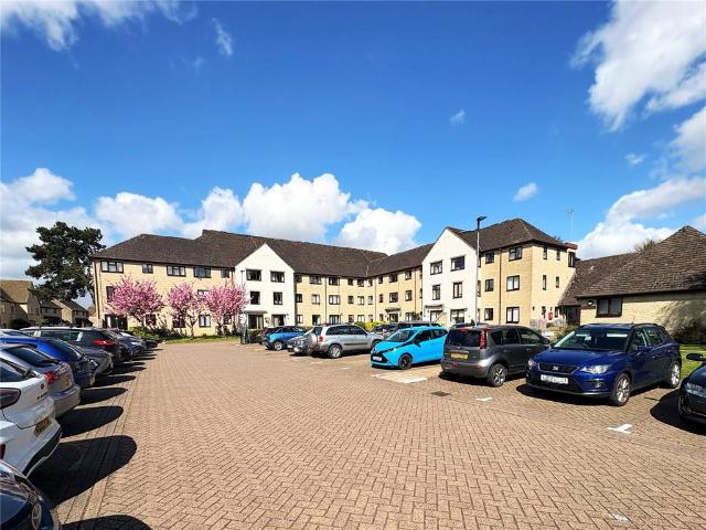 Flat for sale in Fossebridge, Gloucestershire