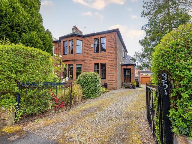 Flat for sale in Dumbreck, Scotland