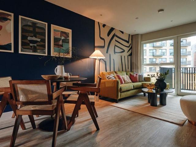 Flat for sale in London Borough of Hounslow, Strand