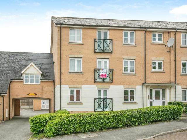 Flat for sale in Chelmondiston, Suffolk
