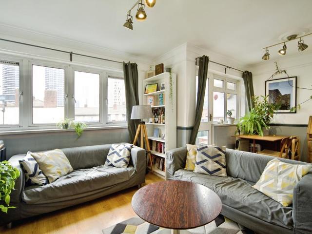 Flat for sale in Poplar Grove, Greater London
