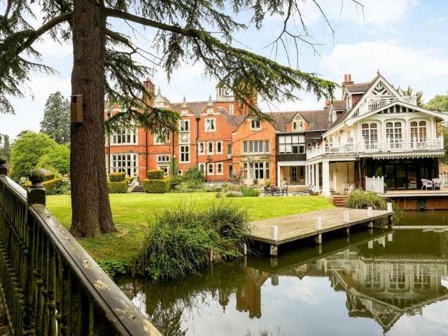 Flat for sale in Maidenhead