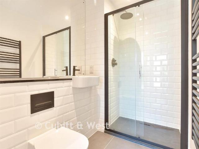 Flat for sale in Hollingdean, Brighton