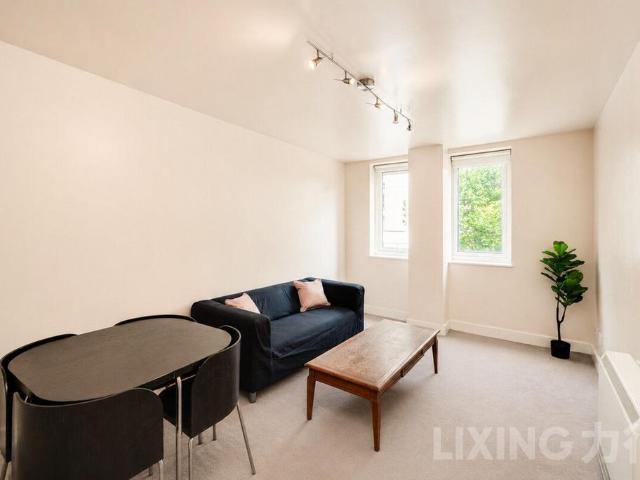 Flat for sale in St. George in the East, Whitechapel