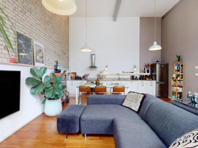 Flat for sale in Ratcliffe, Stepney