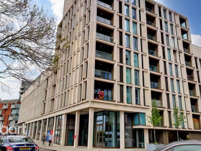Flat for sale in Stratford Marsh, Greater London