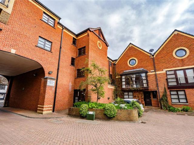 Flat for sale in Wellow, Grimsby