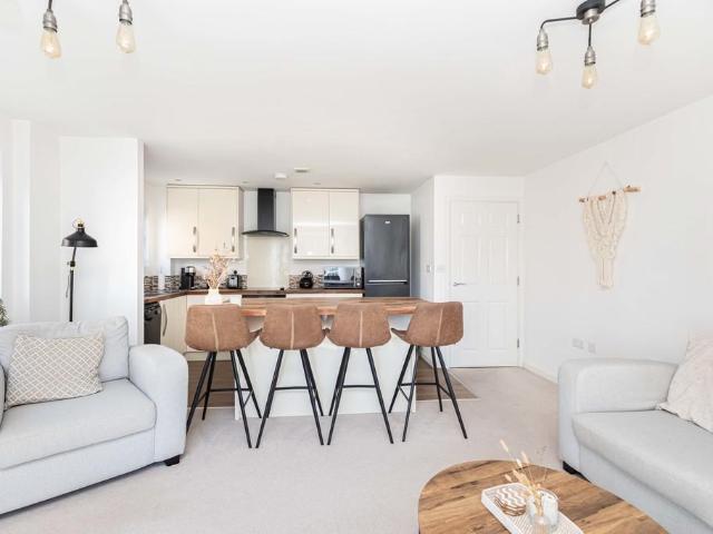 Flat for sale in Poole