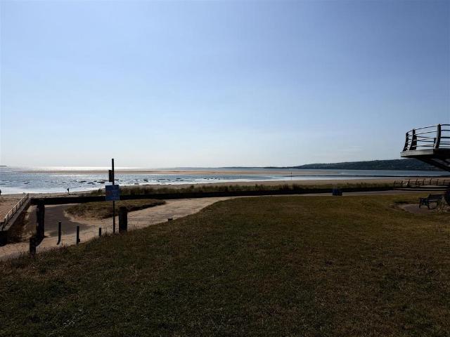 Flat for sale in Seaside, Llanelli