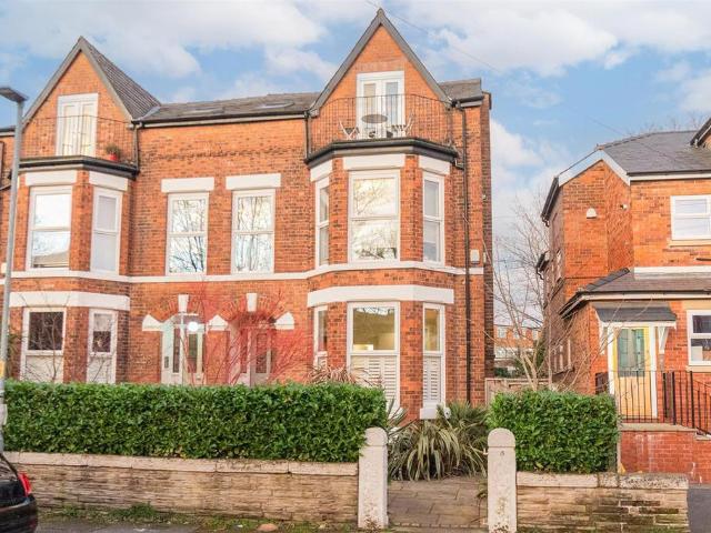 Flat for sale in Georgia, Greater Manchester