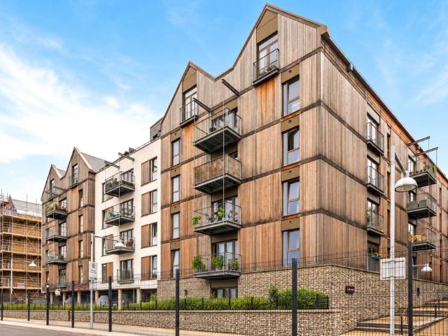 Flat for sale in Wapping Wharf, Bristol