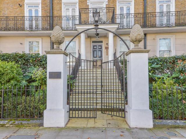 Flat for sale in Notting Hill, Greater London