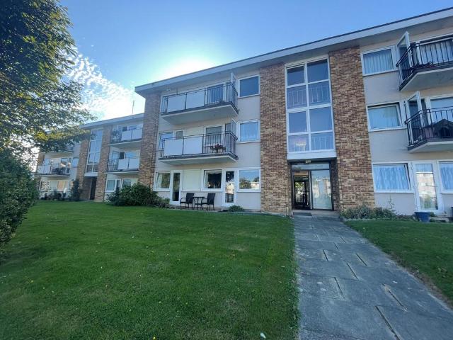 Flat for sale in Lower Walmer, Ash
