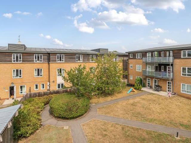 Flat for sale in Enborne, West Berkshire