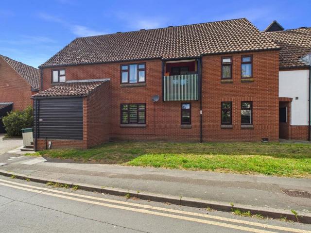 Flat for sale in Sudbury, Babergh