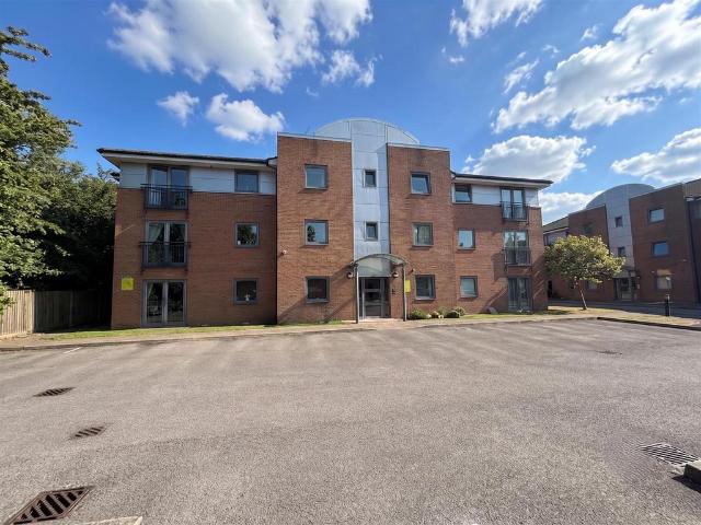 Flat for sale in Ashton upon Mersey, Trafford Park