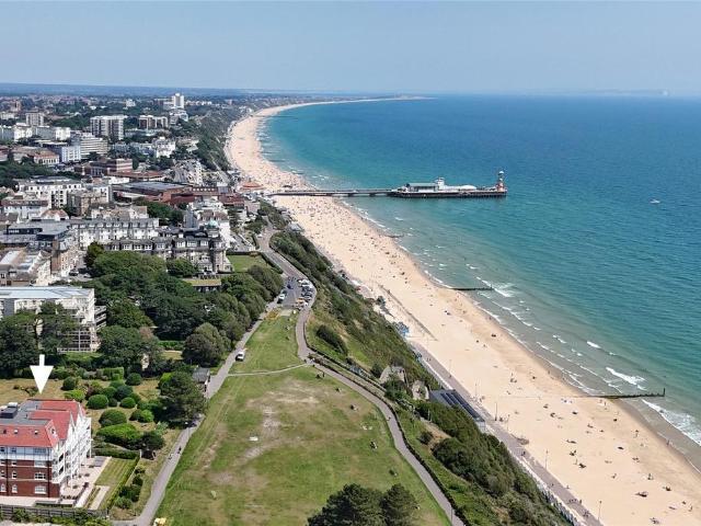 Flat for sale in West Cliff, Bournemouth