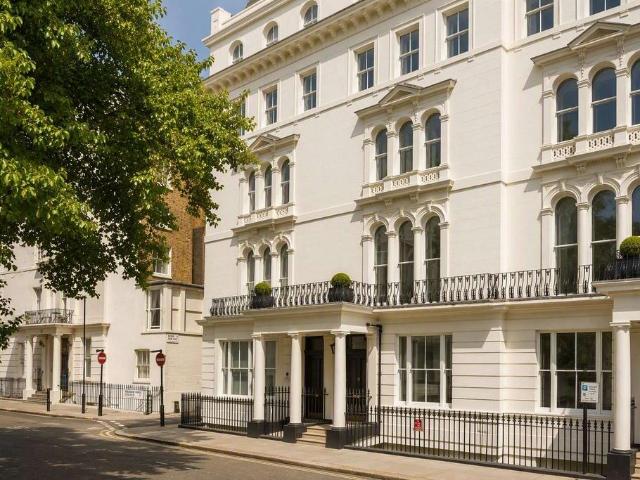 Flat for sale in City of Westminster, Greater London