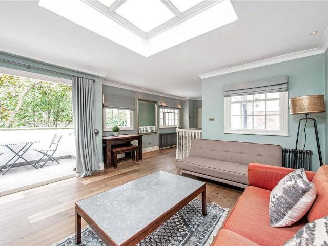 Flat for sale in Chelsea, Greater London