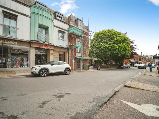 Flat for sale in Fordington