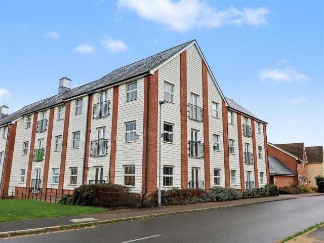 Flat for sale in Burgh St Peter, Norfolk