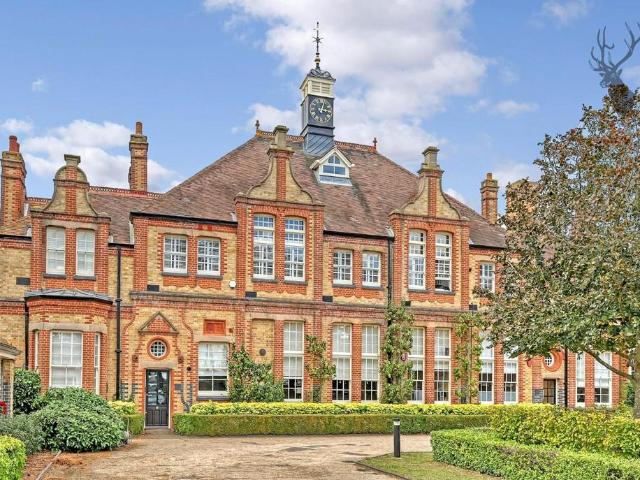 Flat for sale in Epping, Essex