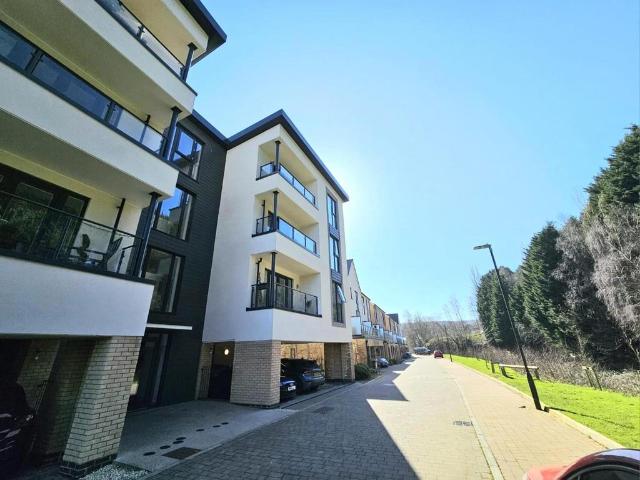 Flat for sale in Dursley, School House