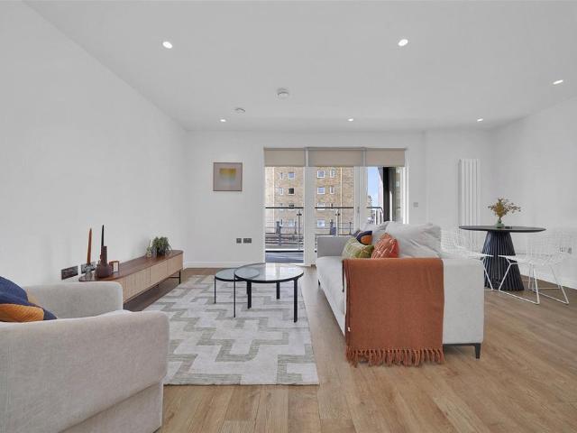 Flat for sale in Ratcliffe, Limehouse