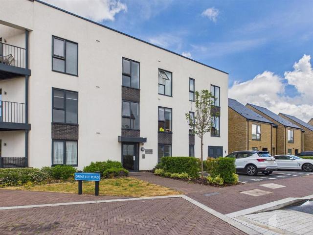 Flat for sale in Harlow, Essex