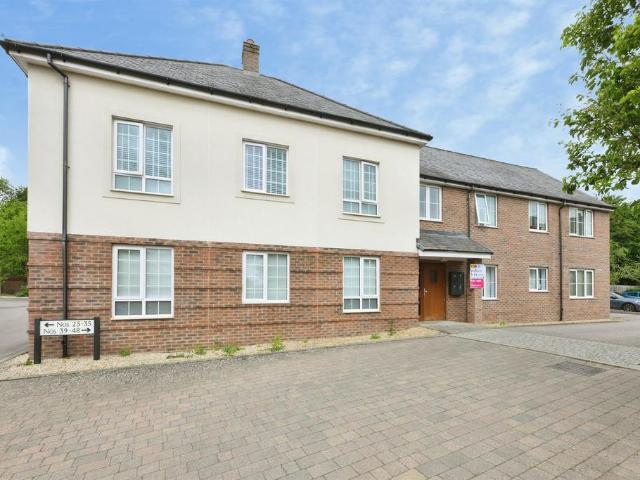 Flat for sale in Standon, Colliers End