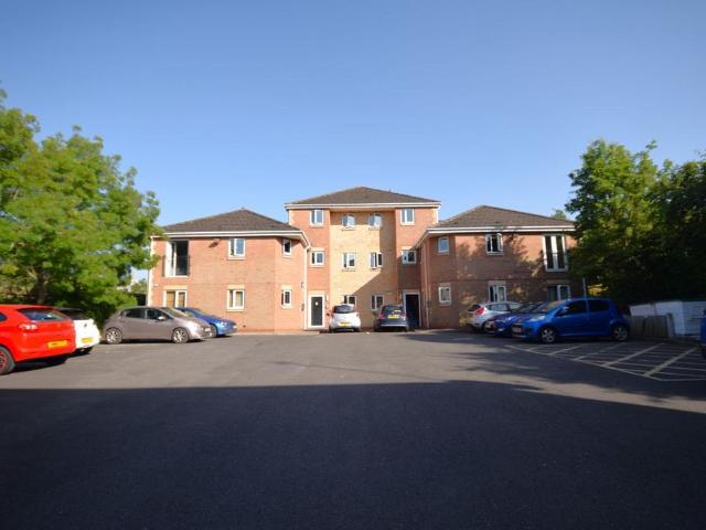 Flat for sale in New Bilton