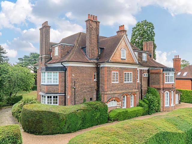 Flat for sale in Chislehurst, Greater London