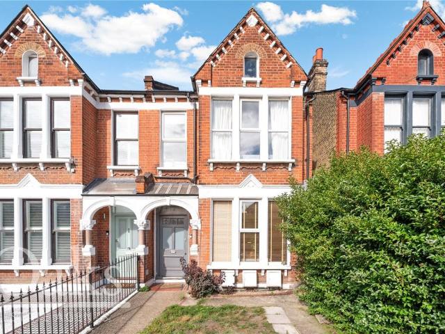 Flat for sale in Streatham, Greater London