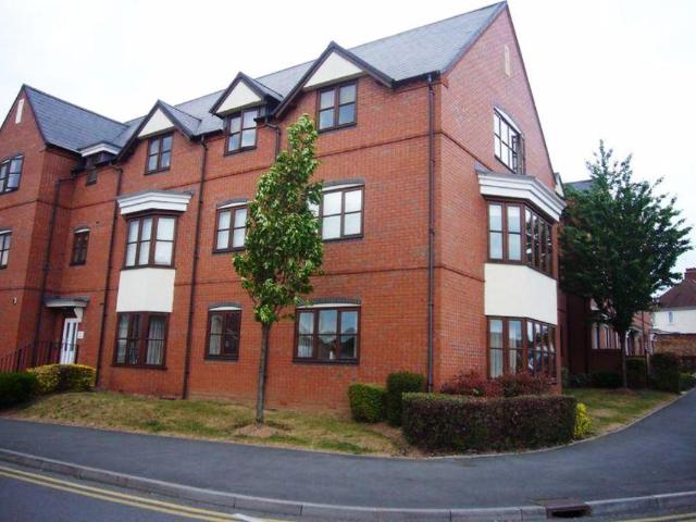 Flat for sale in Bengeworth, Crookhill