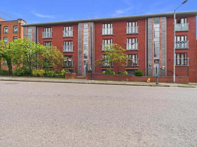 Flat for sale in Hurst, Greenheys