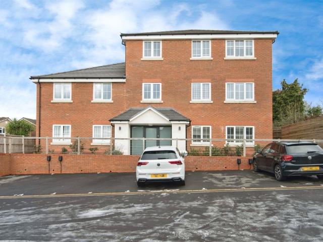 Flat for sale in Coseley, West Midlands