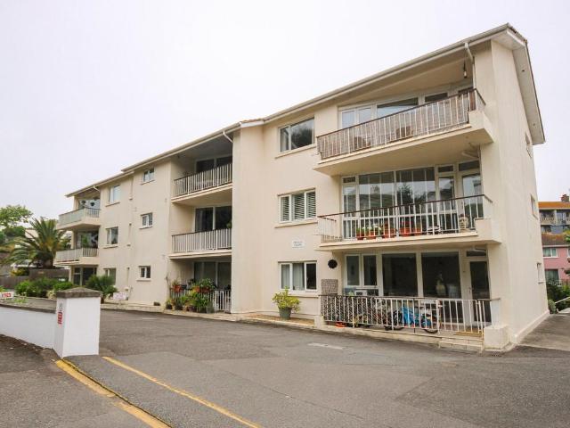 Flat for sale in St Helier, Greater London