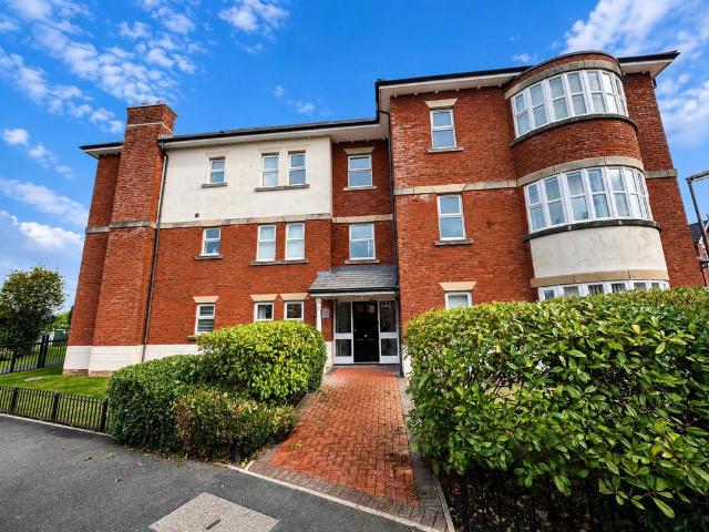 Flat for sale in Walton Park, Firbank