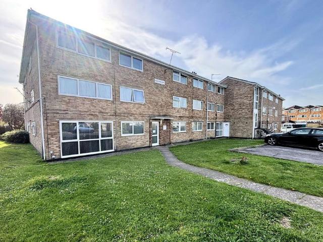 Flat for sale in Privett, Middlecroft