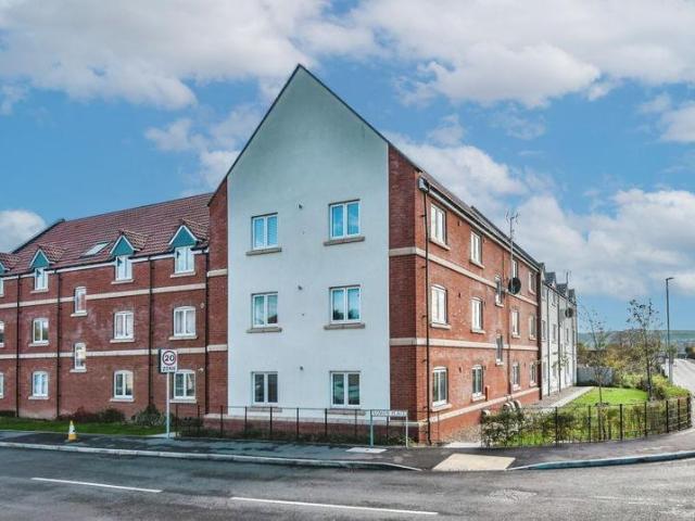 Flat for sale in Wiltshire