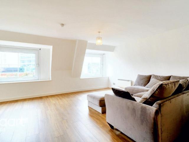 Flat for sale in Holbeck, West Yorkshire